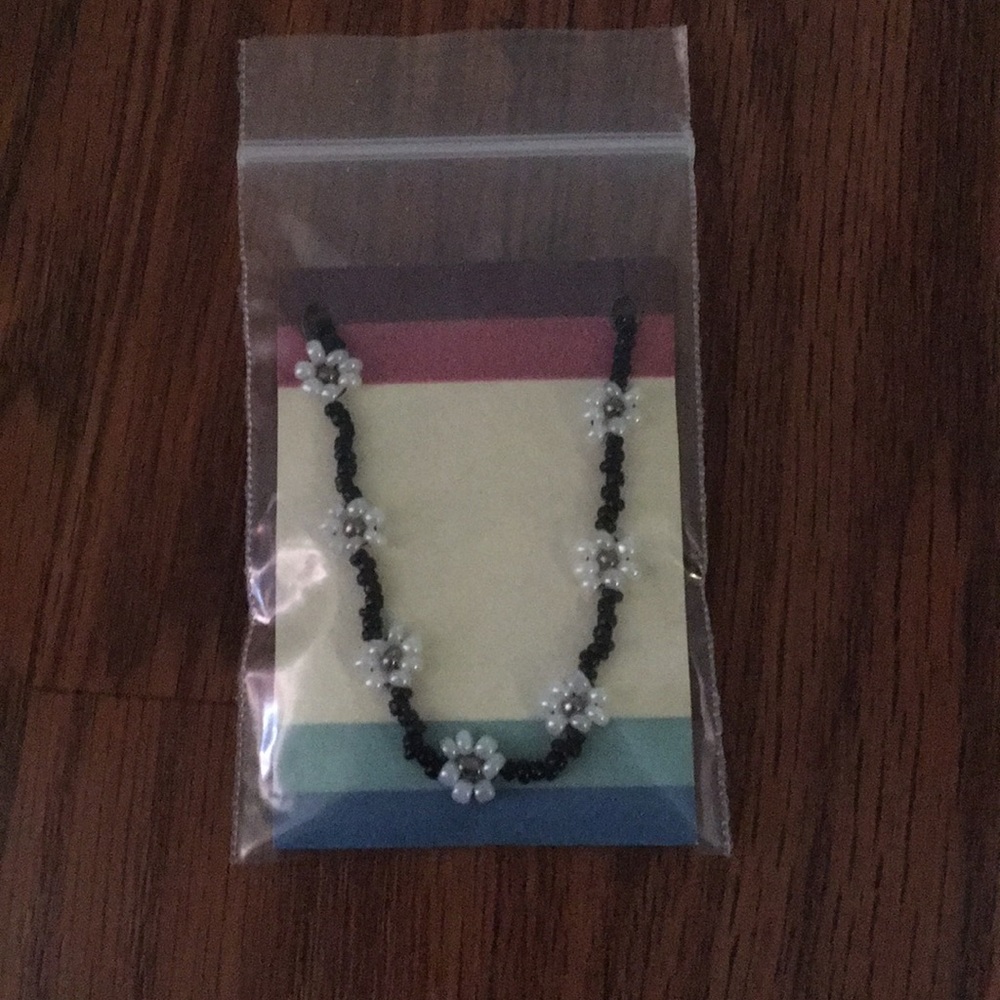 🌻Handmade Daisy Chain Seed Bead Choker Necklace - Picture 3 of 4